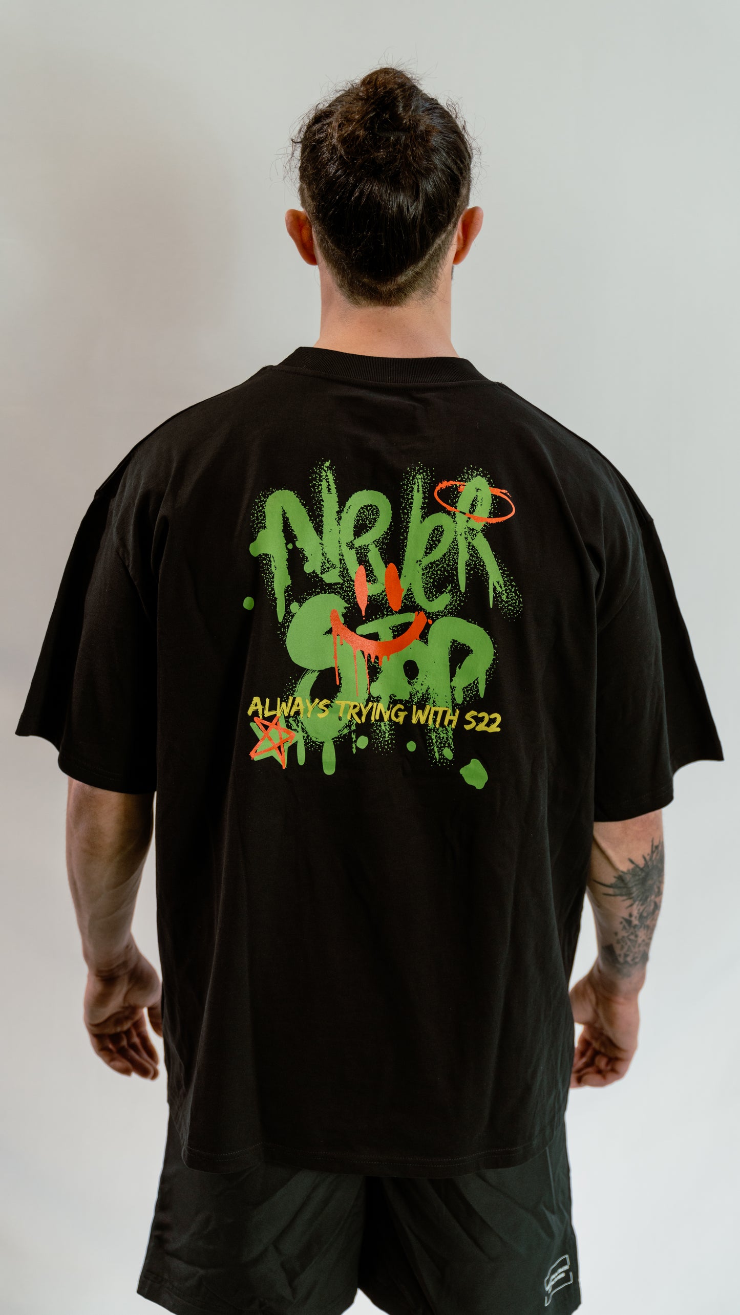 T-shirt unisexe « over size » Black and green